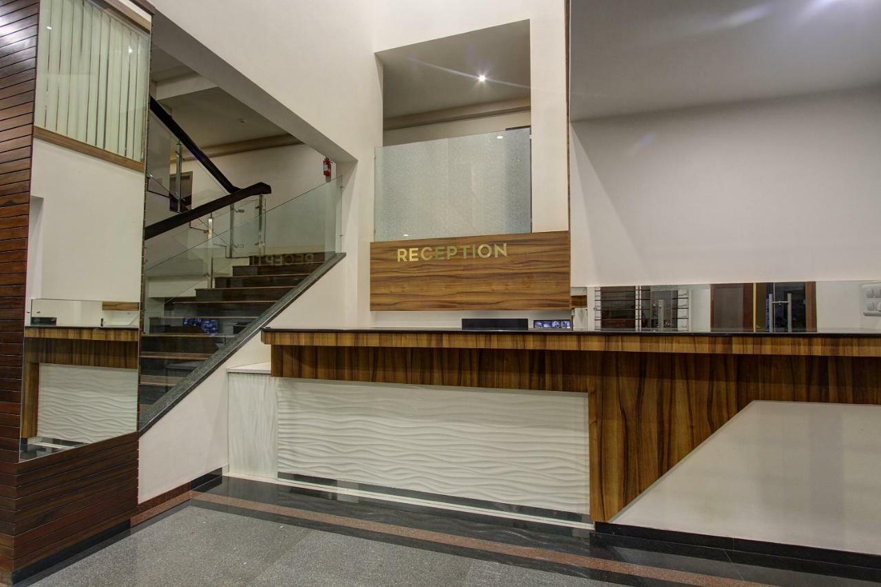Oyo 39568 Alekha Gateway Otel Sirsi Dış mekan fotoğraf